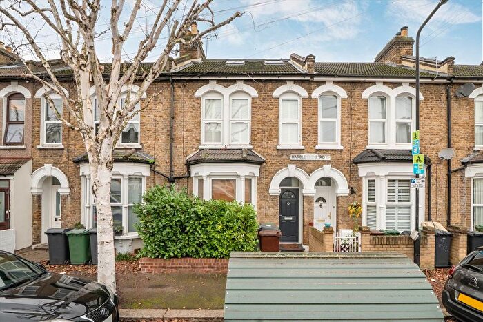 2 Bedroom Flat To Rent In Haroldstone Road, Walthamstow, E17