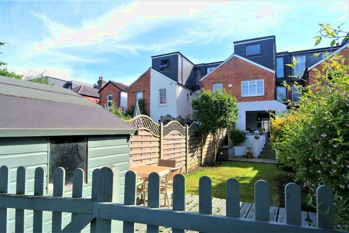 4 Bedroom House To Rent In Weybridge, KT13