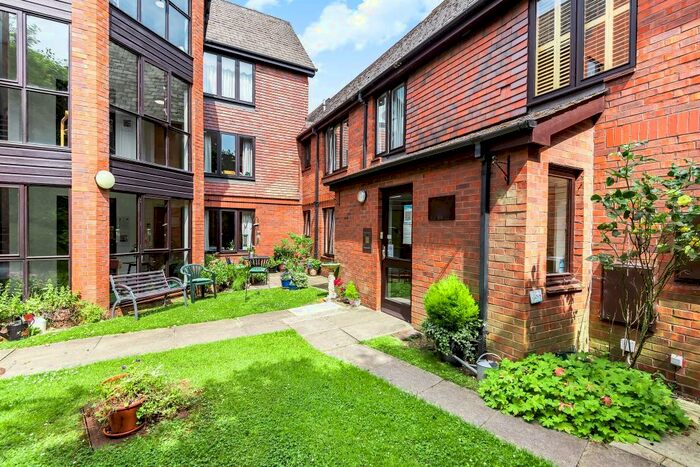 2 Bedroom Apartment To Rent In Cowper Road, Berkhamsted, HP4