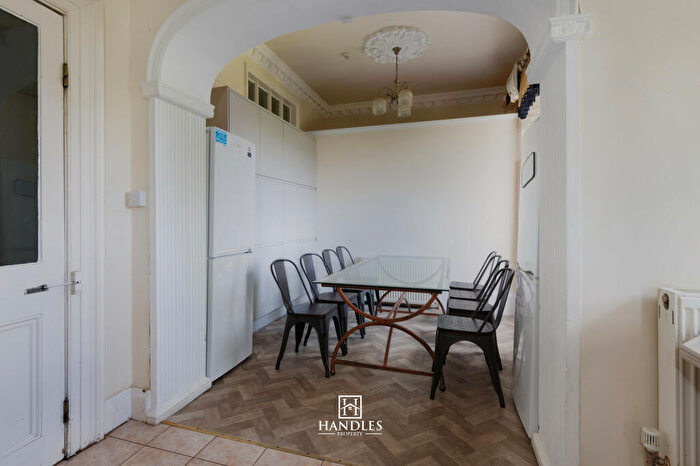 9 Bedroom Apartment To Rent In - Clarendon Square, Leamington Spa, Warwickshire, CV32