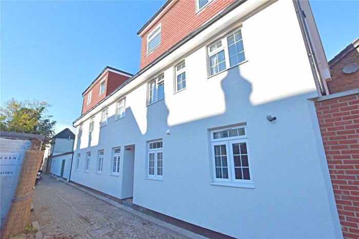 Apartment To Rent In Sundridge Place, Croydon, CR0