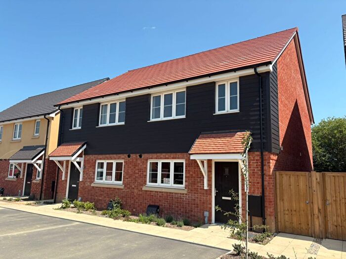 3 Bedroom Semi-Detached House For Sale In Buckenham Road, Attleborough, NR17