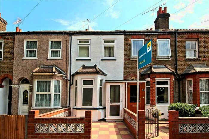 2 Bedroom Terraced House To Rent In Woking, Surrey, GU21