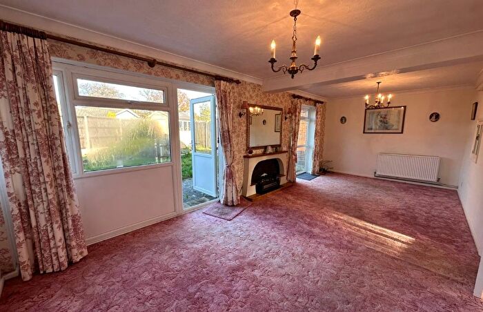 2 Bedroom Detached Bungalow For Sale In Kirkham Close, Ipswich, Suffolk, IP2