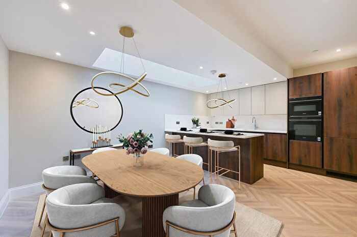 4 Bedroom Property For Sale In Bamborough Gardens, London, W12