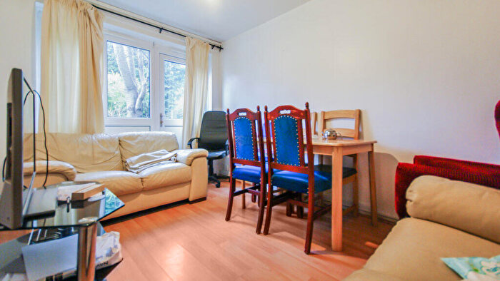 3 Bedroom Semi Detached House To Rent In Rebecca Drive, Selly Oak, Birmingham, B29