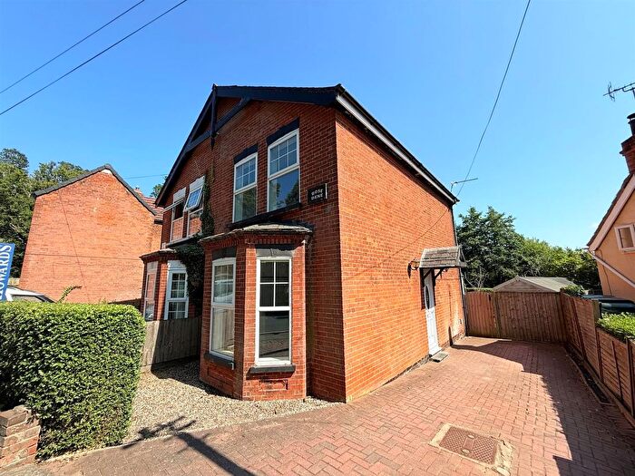 3 Bedroom Semi-Detached House For Sale In Beccles Road, Fritton, NR31