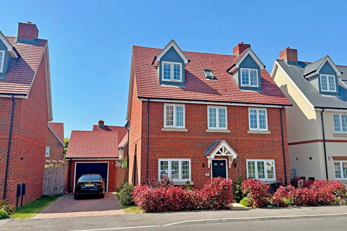 4 Bedroom Detached House For Sale In Elizabeth Road, Mongewell, Wallingford, OX10