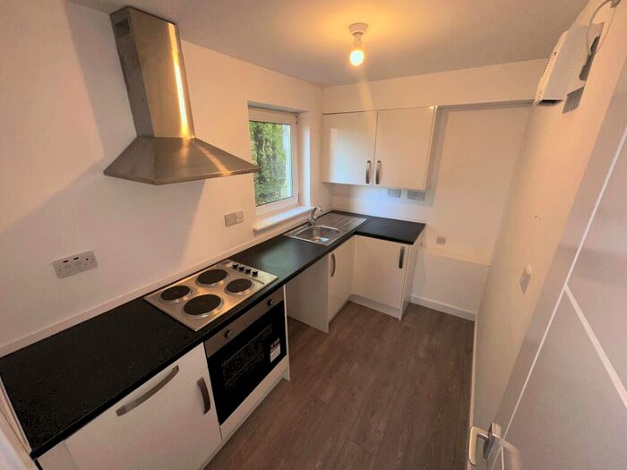 Flat To Rent In Lewis Avenue, Wishaw, ML2