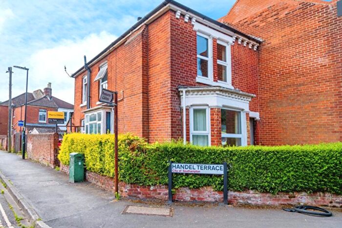 3 Bedroom End Of Terrace House For Sale In Handel Terrace, Polygon, Southampton, Hampshire, SO15