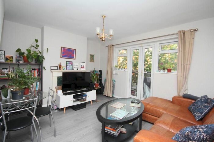 3 Bedroom Flat To Rent In Bracklyn Court, Wimbourne Street, Old Street, N1