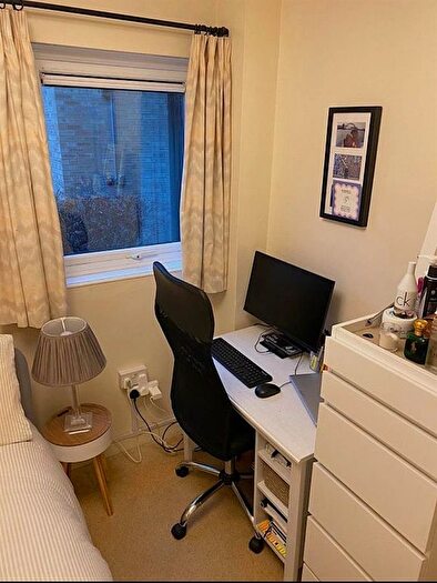 2 Bedroom Flat To Rent In Brandon Court, Cambridge, CB1