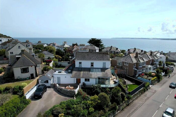 4 Bedroom Semi-Detached House For Sale In Castle Drive, Falmouth, TR11
