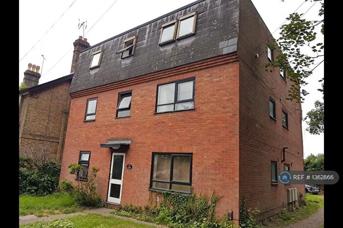 1 Bedroom Flat To Rent In London Road, Hertford, SG13