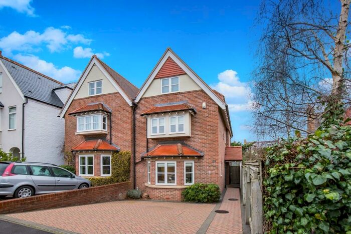 4 Bedroom Semi-Detached House To Rent In Victoria Road, Oxford, OX2