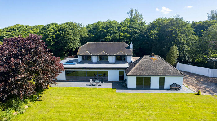 5 Bedroom Detached House For Sale In Ballam Road, Lytham, FY8
