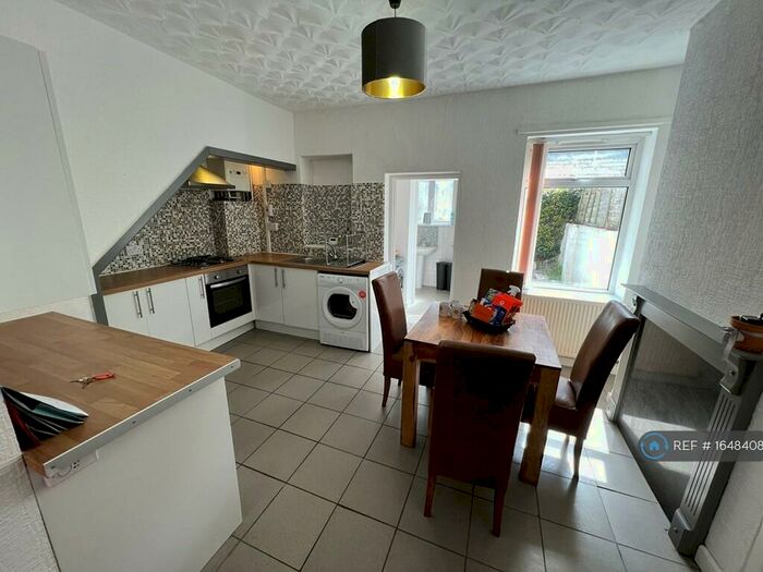 3 Bedroom End Of Terrace House To Rent In Minny Street, Cardiff, CF24