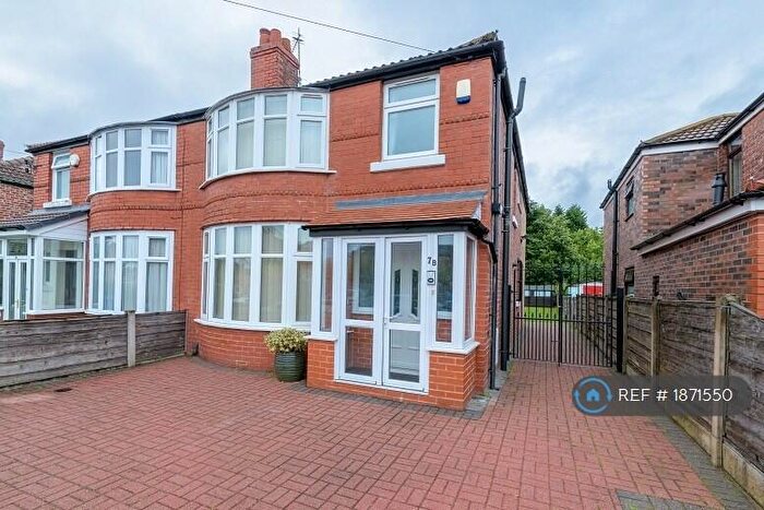 4 Bedroom Semi-Detached House To Rent In Finchley Road, Manchester, M14