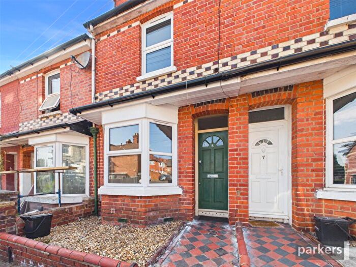 2 Bedroom Terraced House For Sale In Lennox Road, Reading, Berkshire, RG6