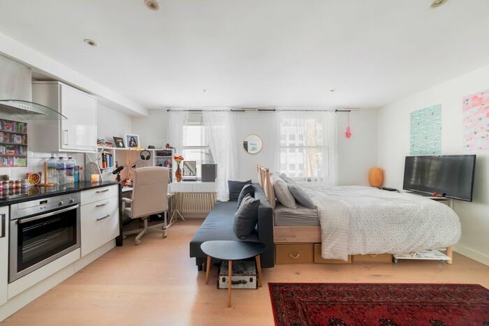 Studio To Rent In Catherine Street, London, WC2B