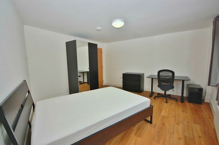 6 Bedroom Flat To Rent In Winchester City Centre, SO23