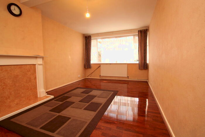 3 Bedroom Maisonette To Rent In Lewisham Road, Lewisham, SE13