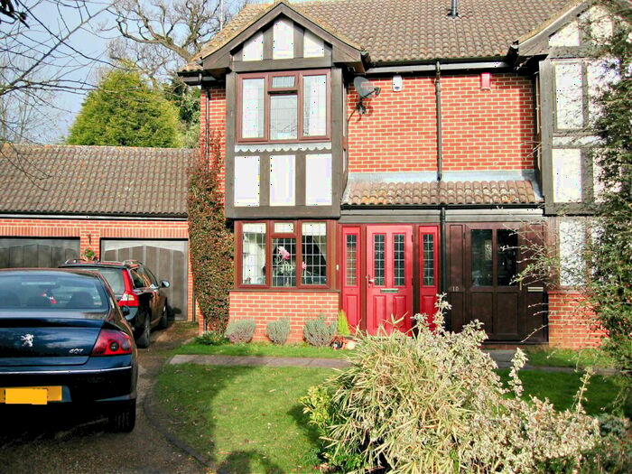 3 Bedroom Semi-Detached House To Rent In Rectory Gardens, Hatfield, AL10