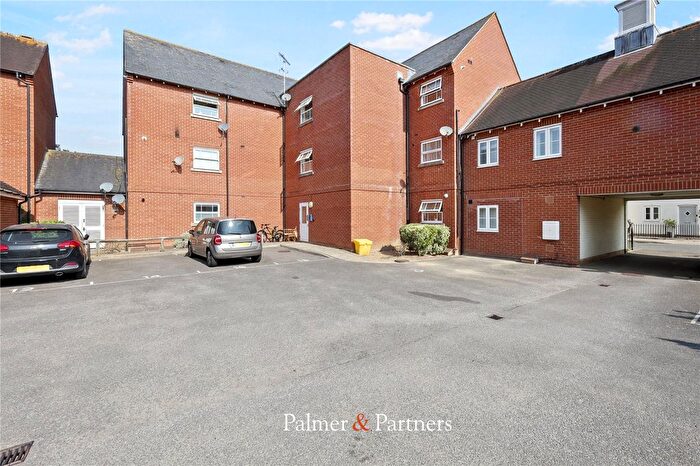 2 Bedroom Flat For Sale In Chariot Drive, Colchester, Essex, CO2