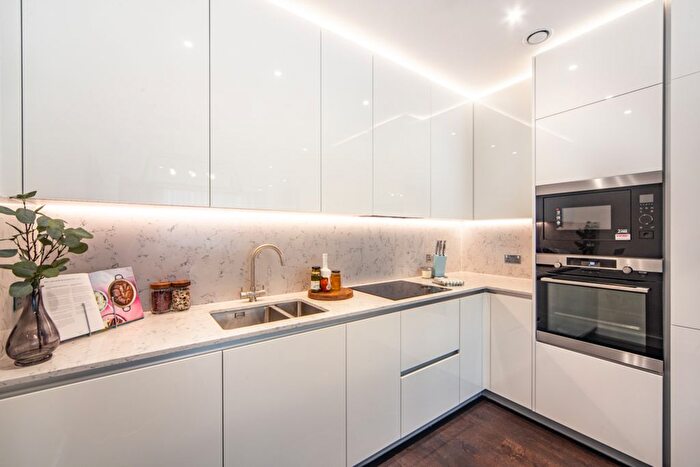 2 Bedroom Flat To Rent In Charles Clowes Walk, London, SW11