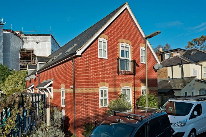 2 Bedroom End Terrace House To Rent In Springfield Lane, Weybridge, Surrey, KT13