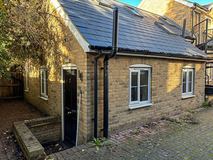 Apartment To Rent In Mill Road, Cambridge, CB1