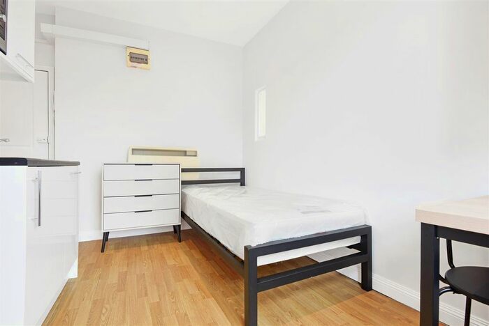 Studio To Rent In Courtfield Gardens, South Kensington, SW5