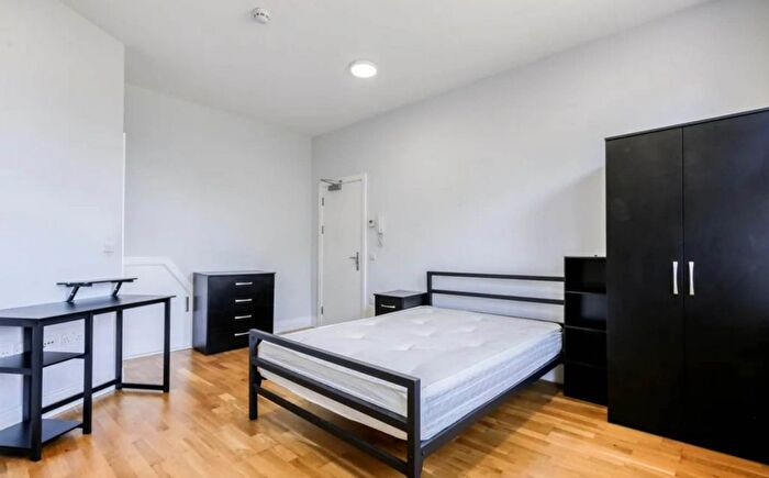 1 Bedroom Studio To Rent In Uxbridge Road, London, W3