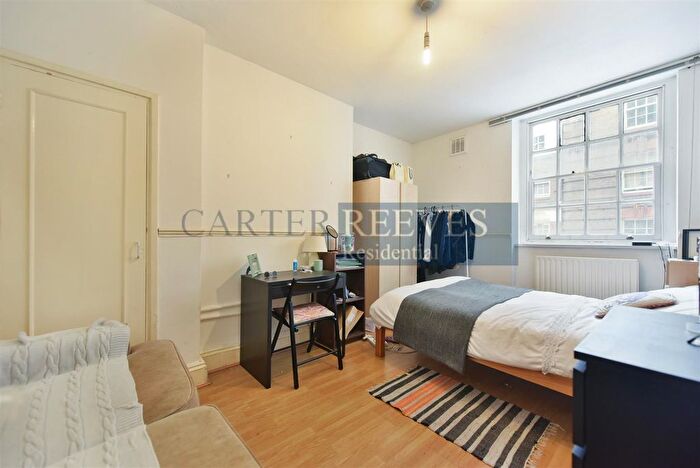 3 Bedroom Flat To Rent In Redman House, Portpool Lane, Clerkenwell, Farringdon, Holborn, London, EC1N