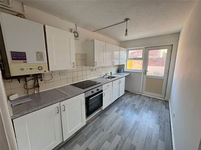 4 Bedroom Terraced House To Rent In Binsteed Road, Fratton, Portsmouth, Hampshire, PO2
