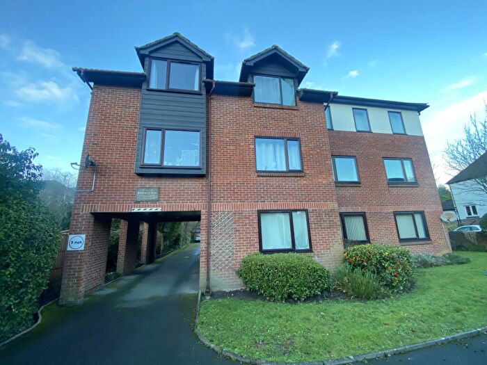 1 Bedroom Flat To Rent In Richmond Hall, Grosvenor Road, SO17