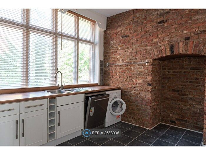 2 Bedroom Flat To Rent In High Town Road, Maidenhead, SL6
