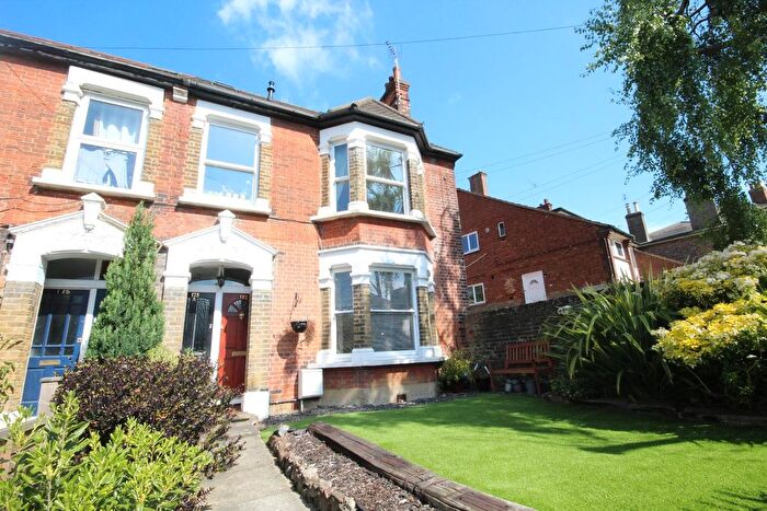 2 Bedroom Flat For Sale In High Street, Brentwood, CM14