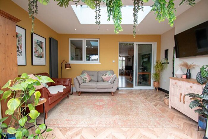 3 Bedroom Detached House For Sale In Glebe Avenue, Ripley, DE5