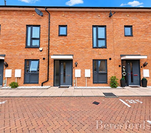 3 Bedroom Terraced House For Sale In Montague Street, Rainham, RM13