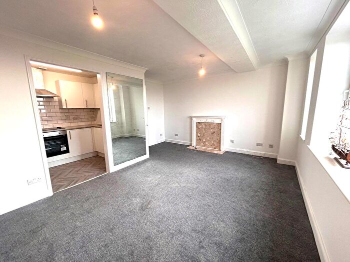 2 Bedroom Flat To Rent In Clarence Parade, Southsea, Portsmouth, PO5