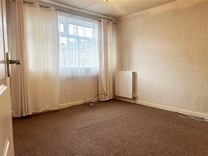 2 Bedroom Semi-Detached House For Sale In Prior Street, Glodwick, Oldham, OL8