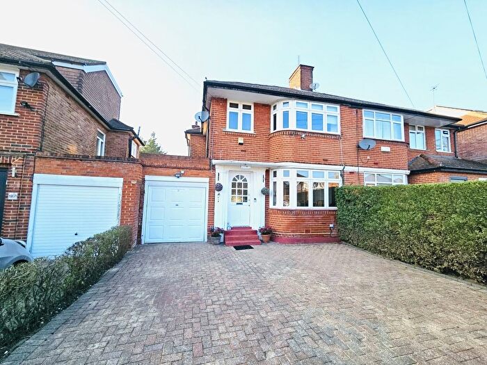 3 Bedroom Semi Detached House For Sale In Francklyn Gardens, Edgware, HA8