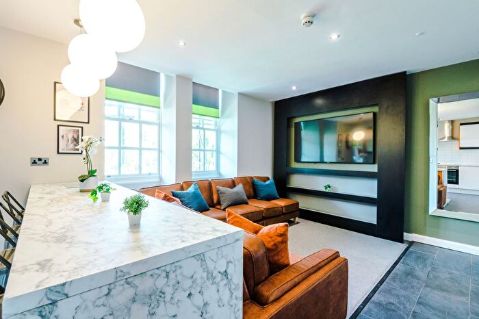 8 Bedroom Flat To Rent In Jesmond View, Newcastle, NE2