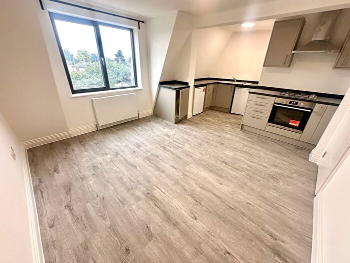 1 Bedroom Flat To Rent In Barge Drive, Southall, Greater London, UB2