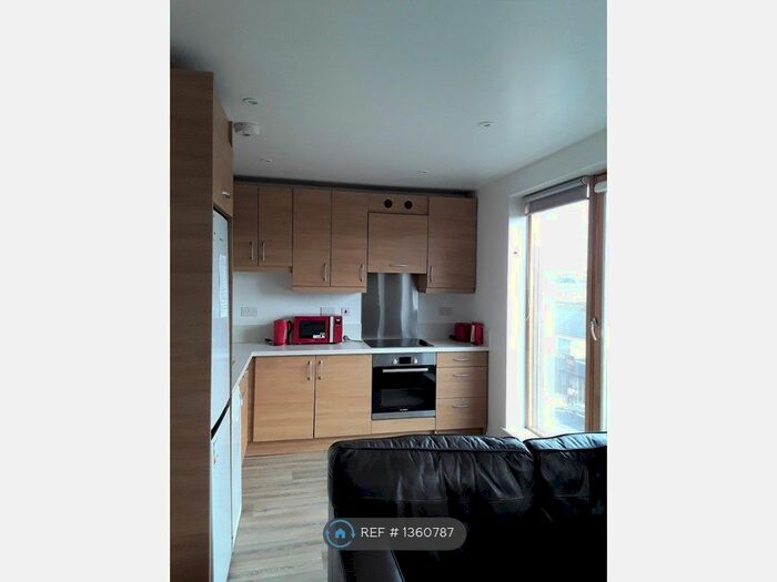 3 Bedroom Flat To Rent In Mulberry House, Southampton, SO14