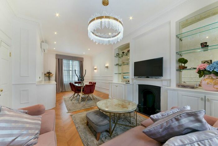4 Bedroom Property To Rent In Hugh Street, Victoria, London, SW1V