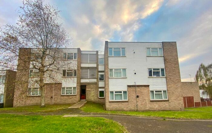 2 Bedroom Flat To Rent In Mayfield Gardens, Brentwood, CM14