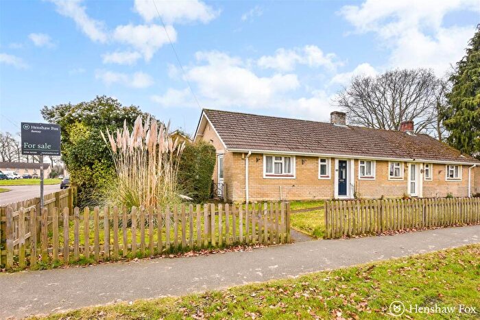 2 Bedroom Semi-Detached Bungalow For Sale In Cowleas Cottages, Awbridge, Hampshire, SO51