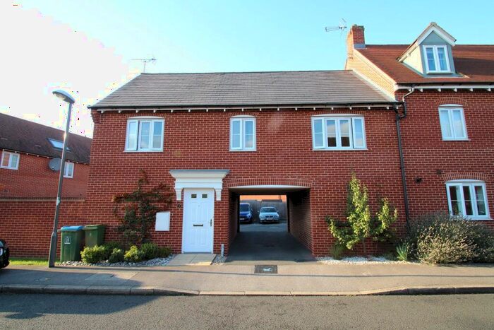 2 Bedroom House To Rent In Petronel Road, Aylesbury, HP19